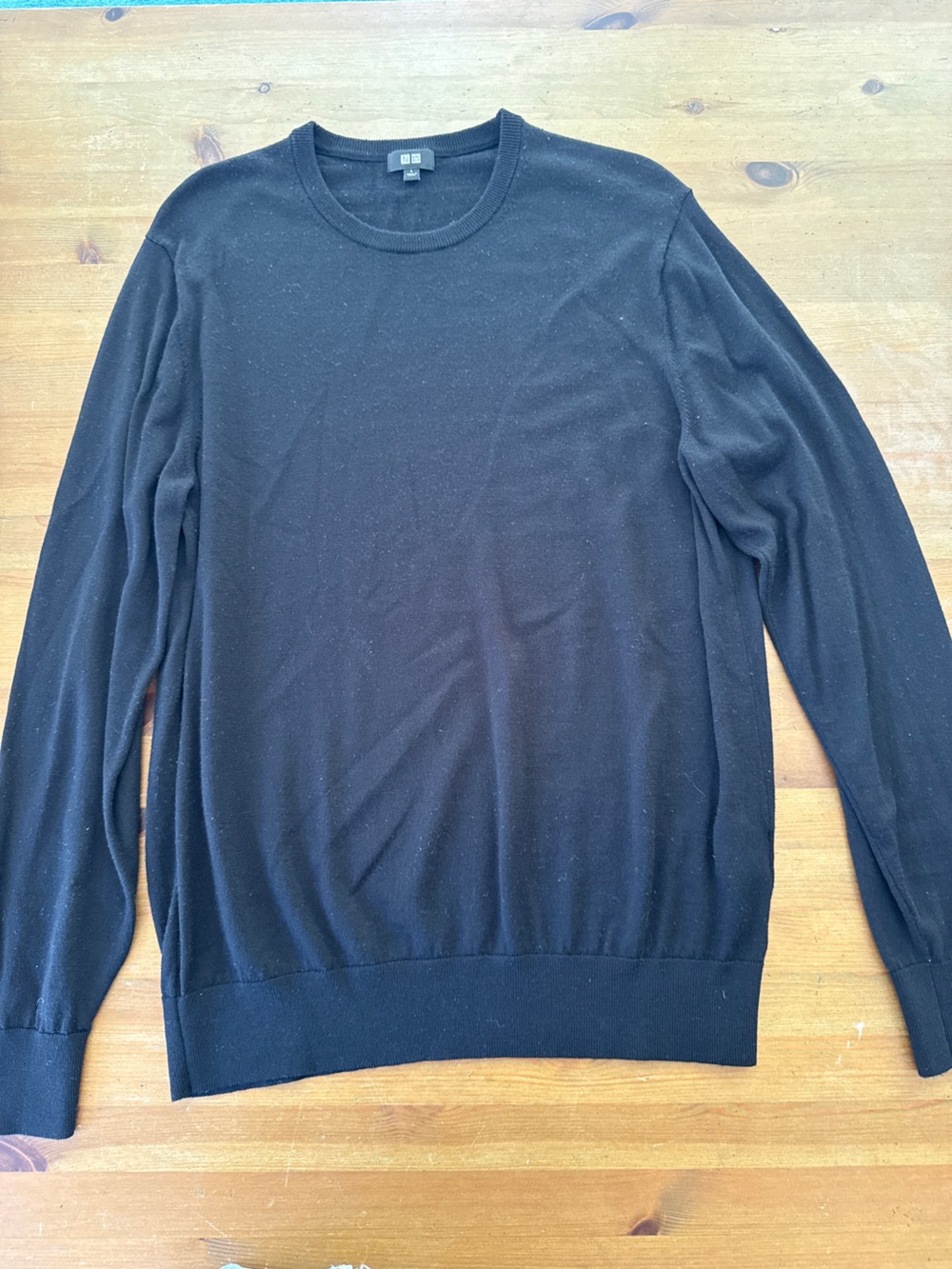 Uniqlo Men's Black Crewneck Sweater